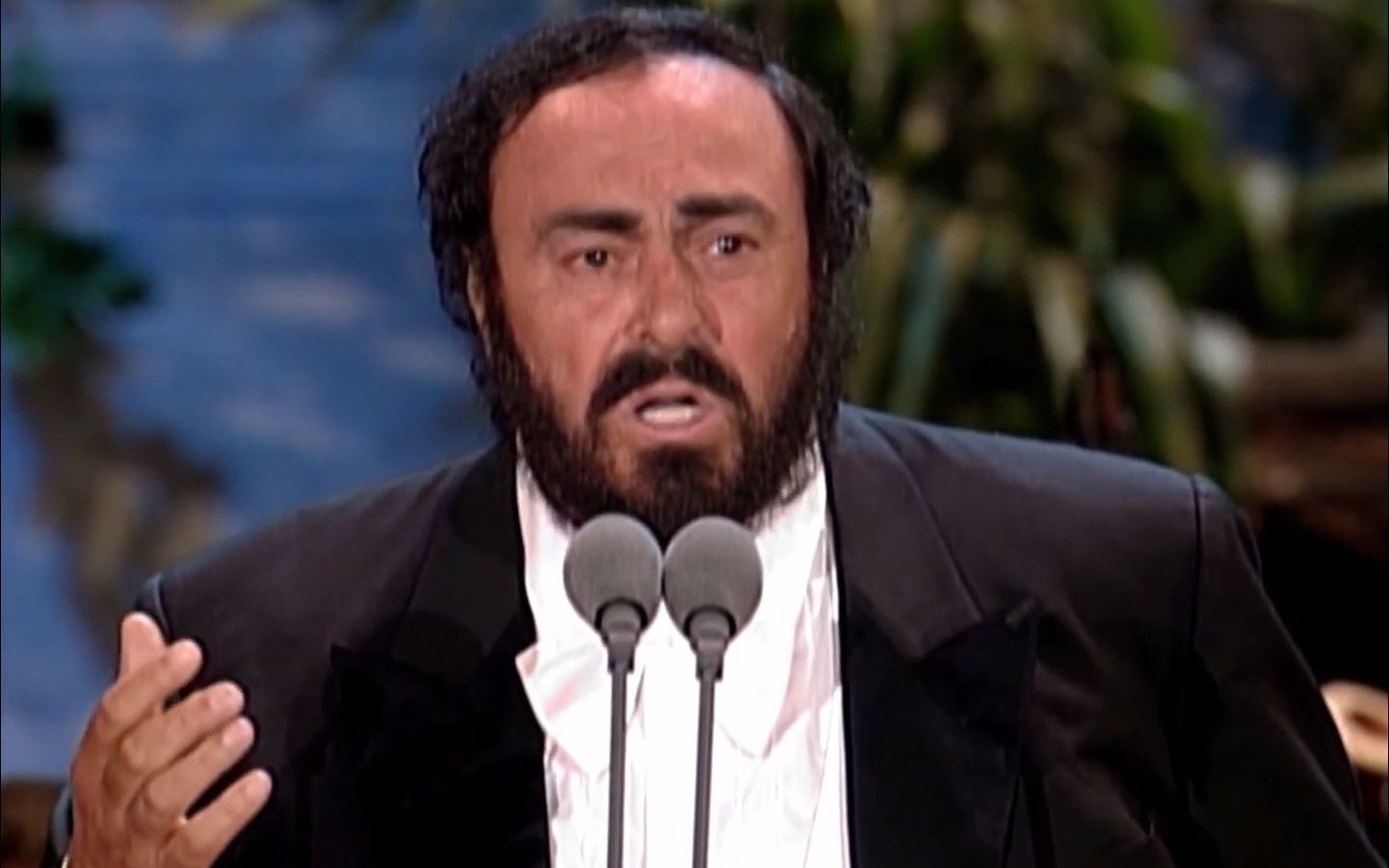 [图]Luciano Pavarotti sings Massenet: "Pourquoi me réveiller" (Werther, Act 3)