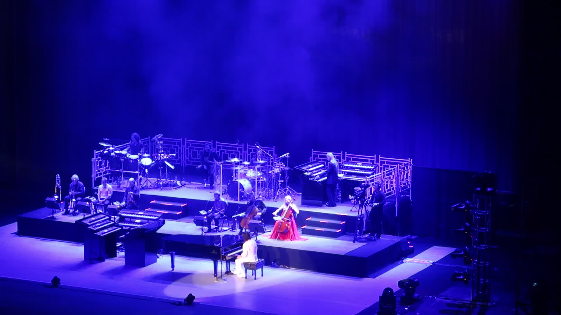 [图]雅尼 Yanni -With An Orchid 与兰花在一起（心兰相随）20191110北京人民大会堂live