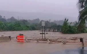 Download Video: 震撼洪水现场，瞬间淹没城市。