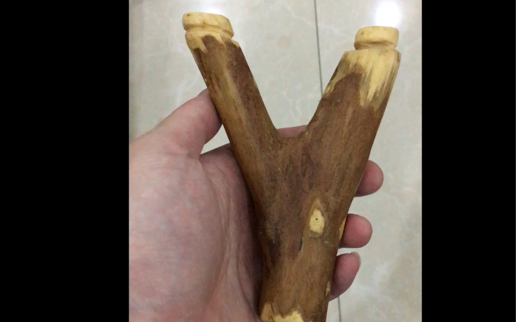 做个木头手工弹弓,第一次做比较粗糙!