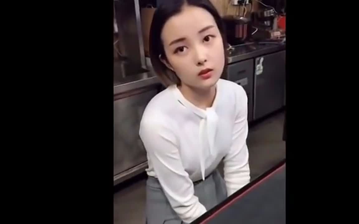 美女网管朵儿竟然有男朋友了伤心啊