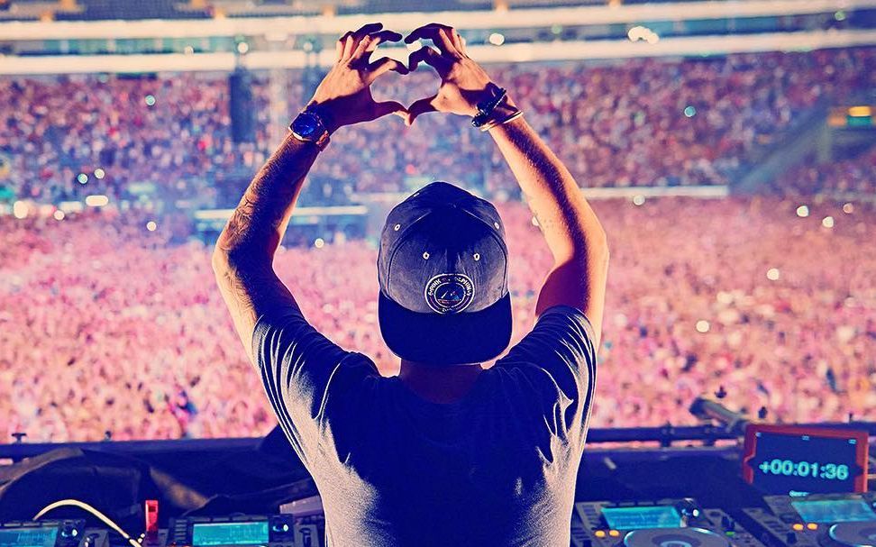 国人献给a神的一首歌在国外竟然好评入朝这是首献给我们的a神