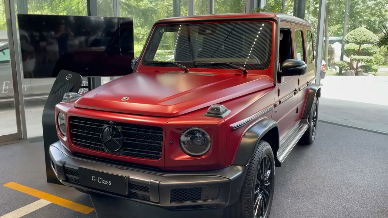 限量500台的奔驰g50来了,哑光红车漆配v8发动机,你心动吗?