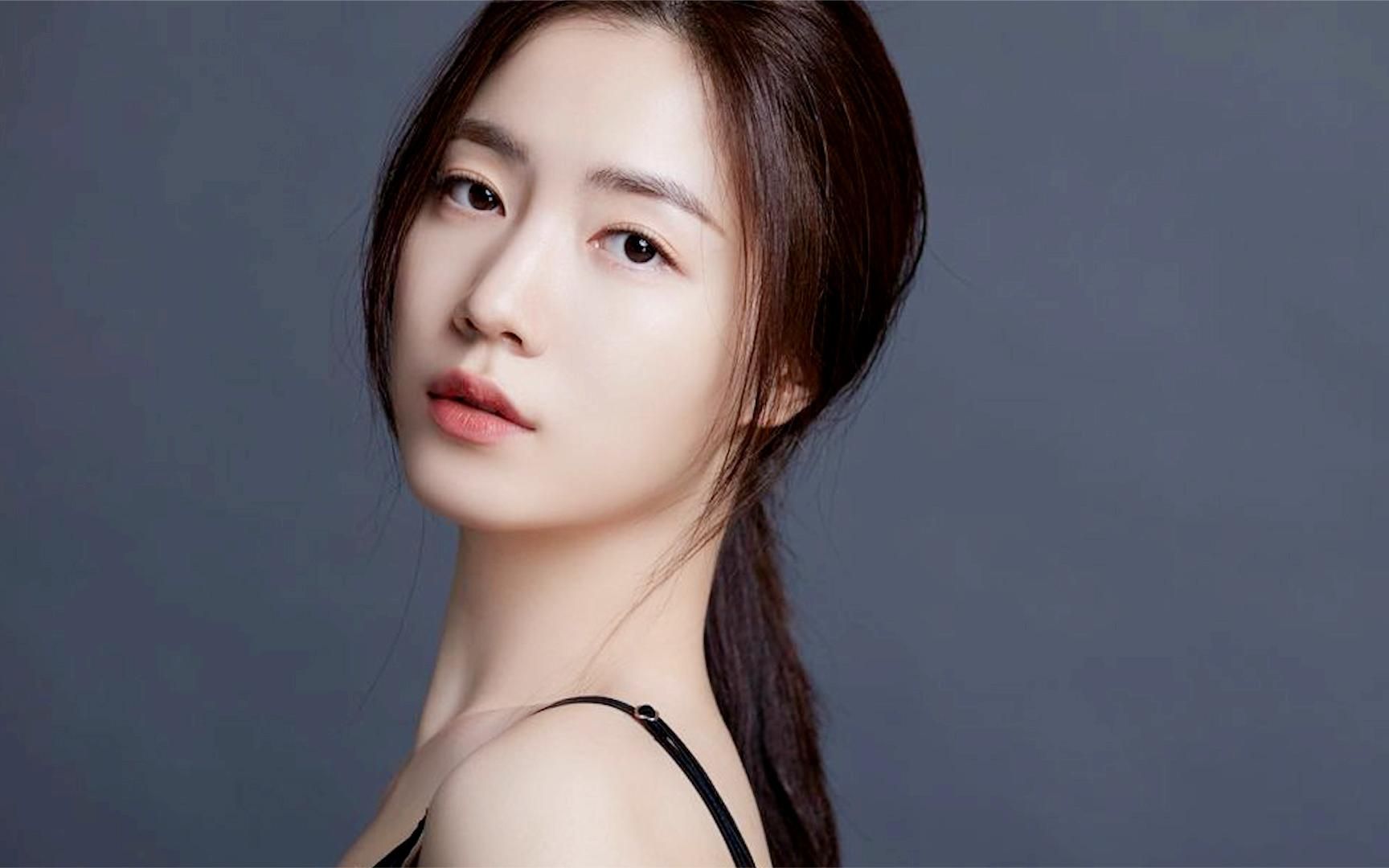 柳和荣:性感妩媚,漂亮迷人,这身材太哇塞了