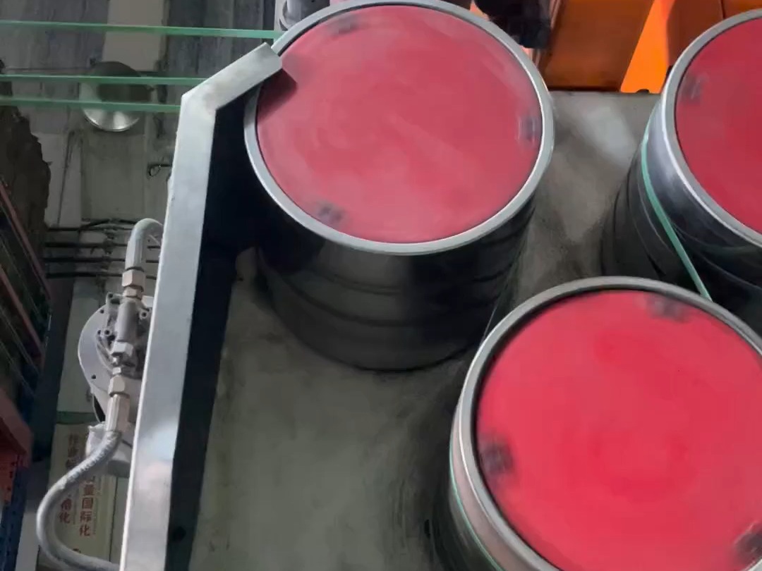 我们的塑钢带捆扎化纤压包牢固可靠