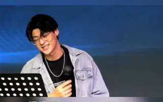 诺楠原创演绎大赛选手吴俊峰在诺楠《轻谈浅唱》演唱莫文蔚《慢慢喜欢你》