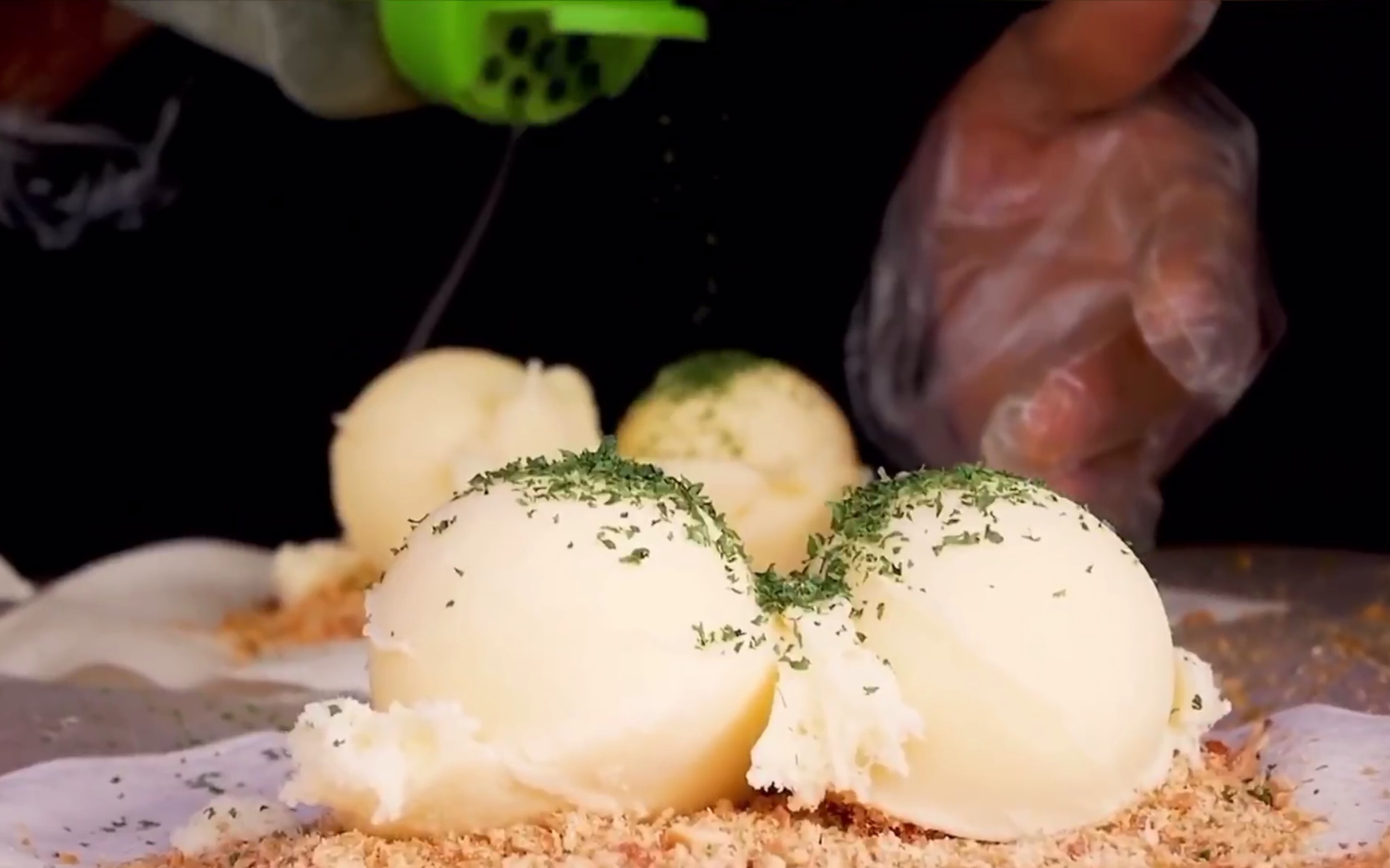 【街头の甜点食旅】花生糖冰淇淋卷