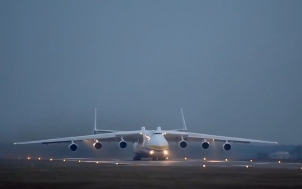 安225运输机,因搭载暴风雪号航天飞机而闻名