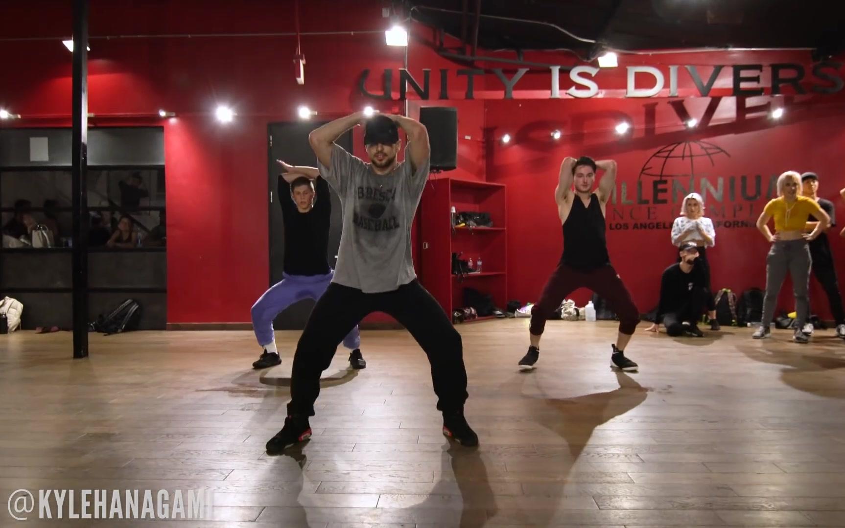 红房子kylehanagami编舞麻辣鸡nickiminaj联手a妹arianagrande新单bed