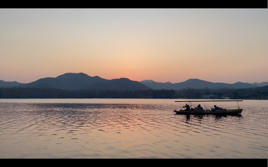 西湖美景~三月天啊~春雨如酒~柳如烟啊~有缘千里来相会~无缘对面手难牵~哔哩哔哩bilibili