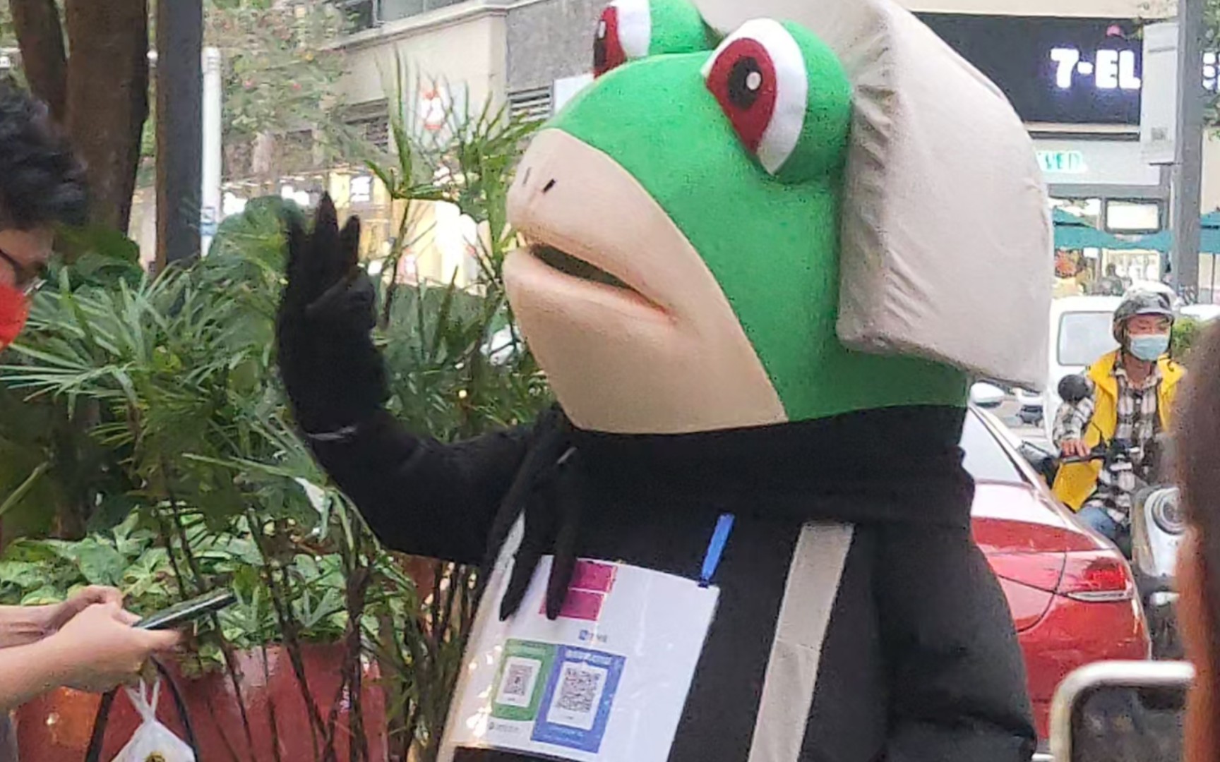 广州偶遇,扣泥鸡蛙