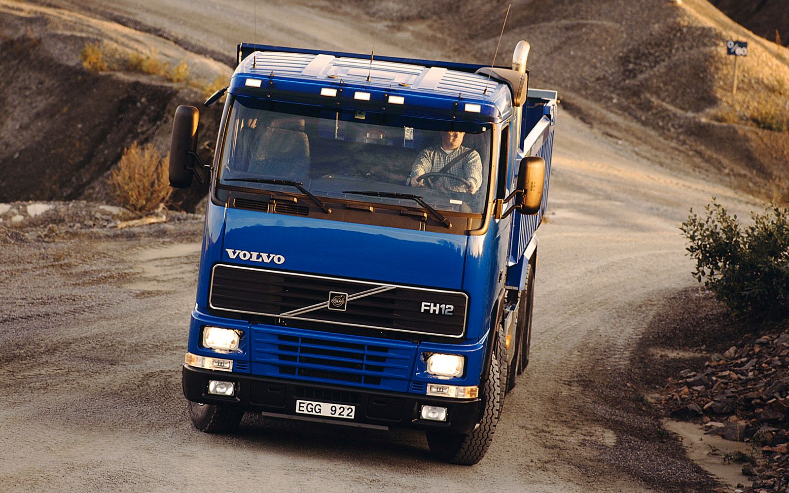 沃尔沃fh12/fh16(第一代)使用说明【波兰语版本,生肉】_哔哩哔哩 (゜