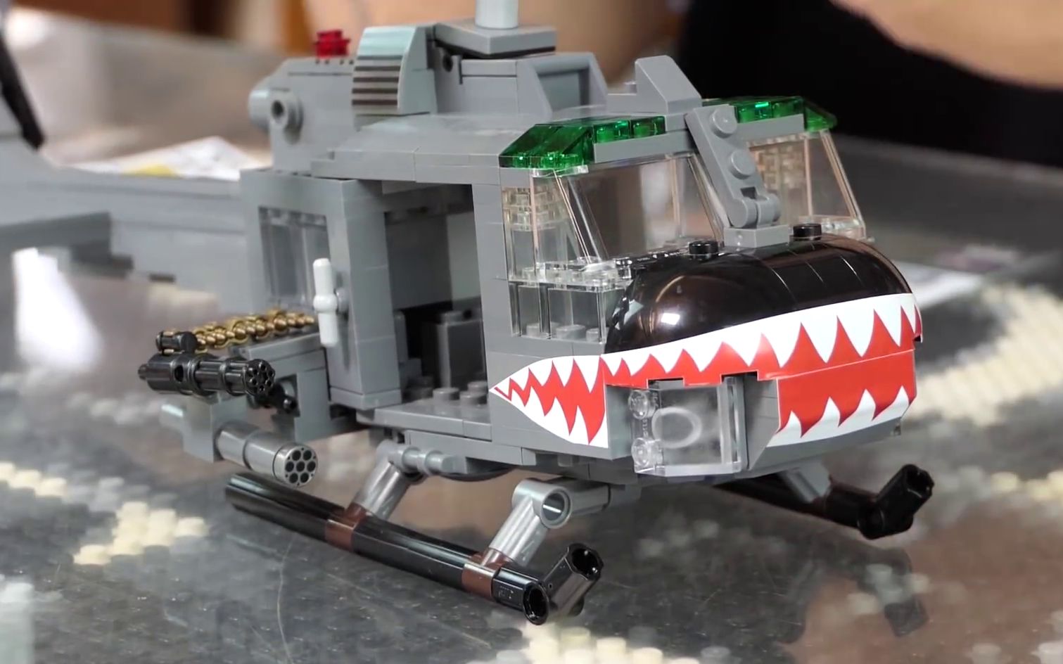 brickmania uh-1d huey - multipurpose utility helicopter - custom