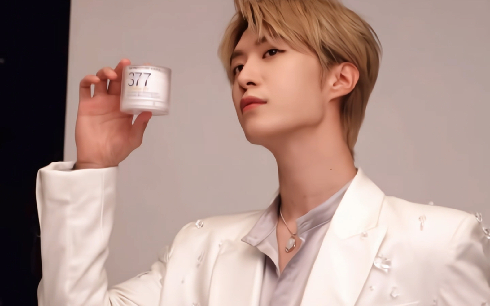 【范丞丞】肌肤未来品牌代言人就是帅!