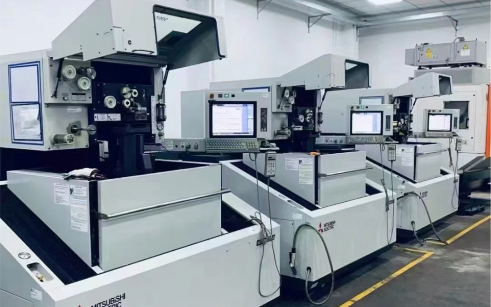 日本三菱慢走丝mv1200s两台