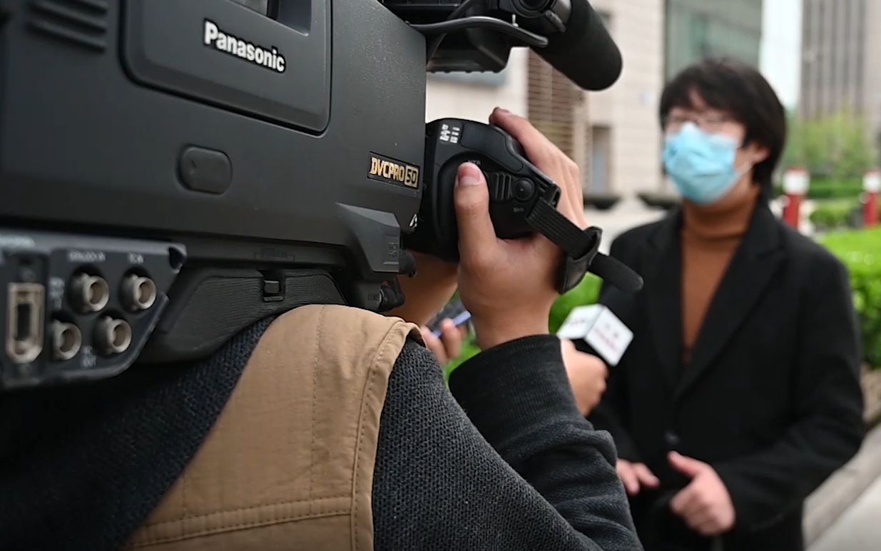 《来电禁止》——街头采访花絮 (原色高清)