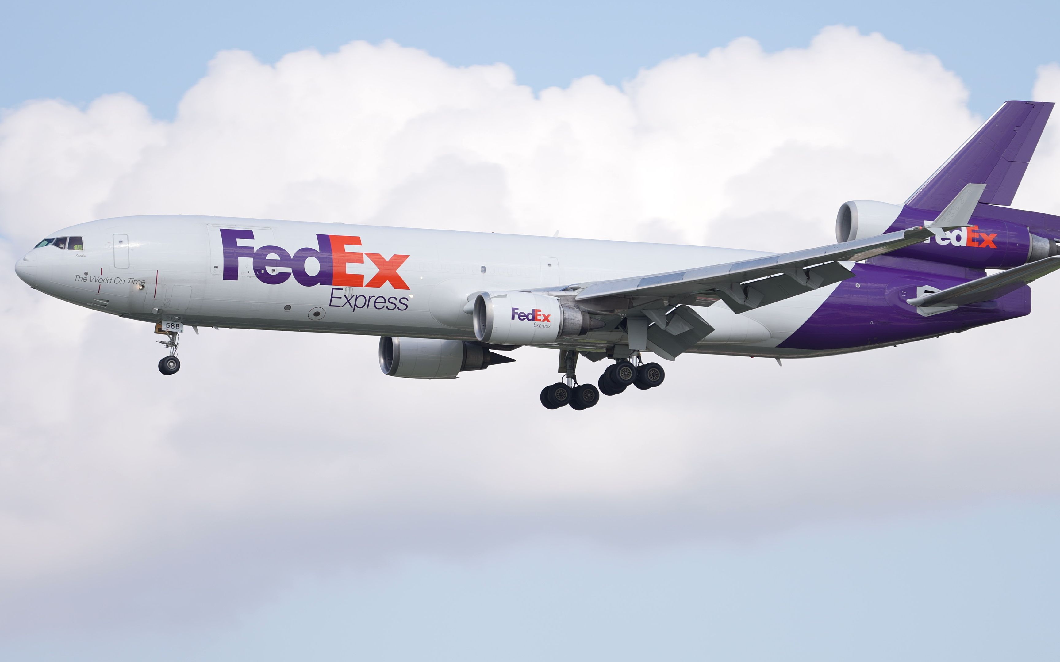 联邦快递md-11 n588fe pek跑道01降落