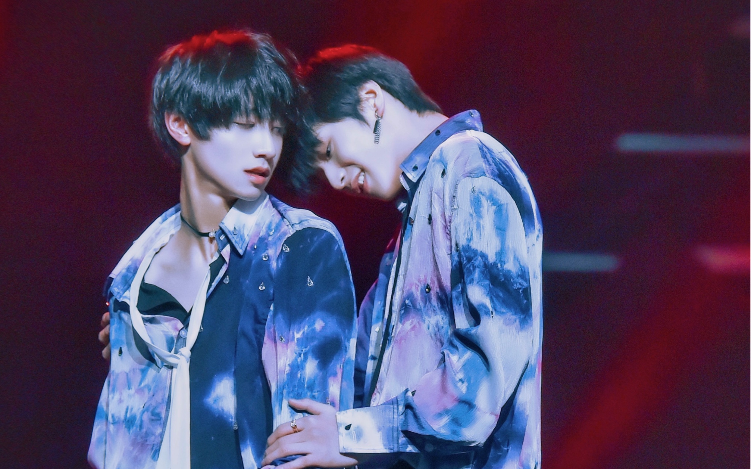 【文朱】 两位十五岁的帅哥舞台卡点混剪_哔哩哔哩 (゜-゜)つロ 干杯