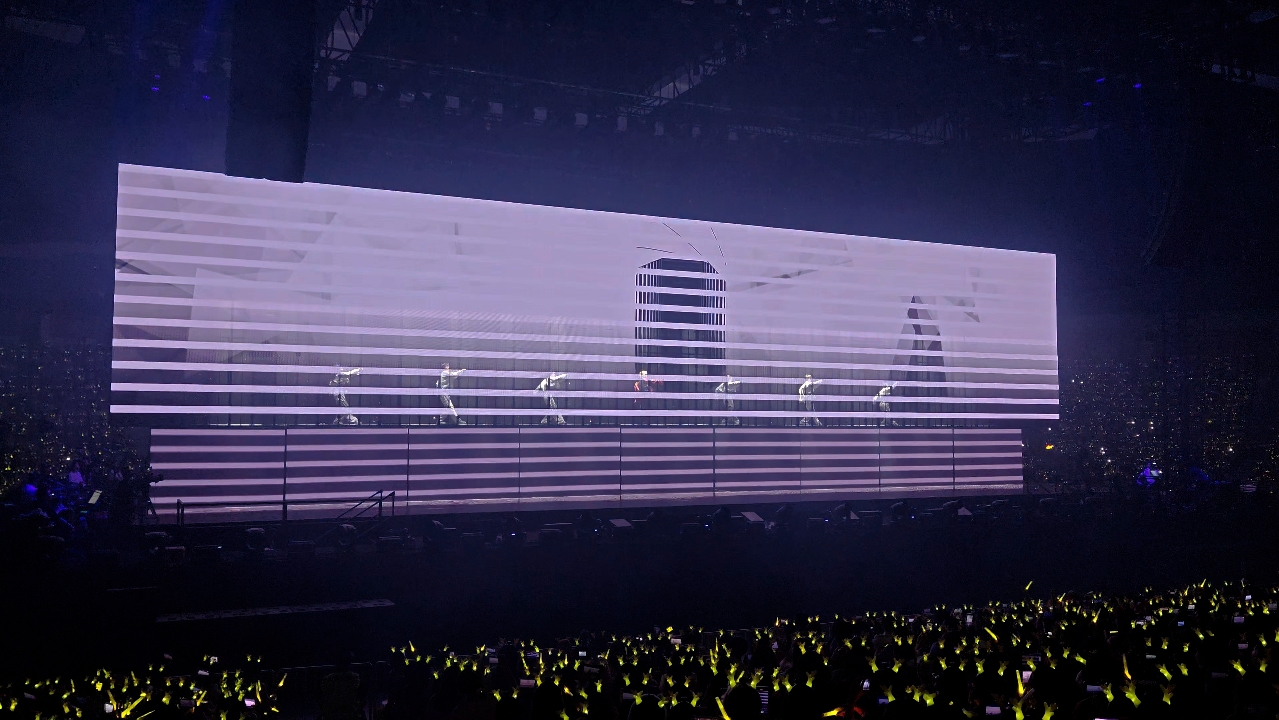 鹿晗三巡最期待的《敢 roleplay》舞台真的好帅!