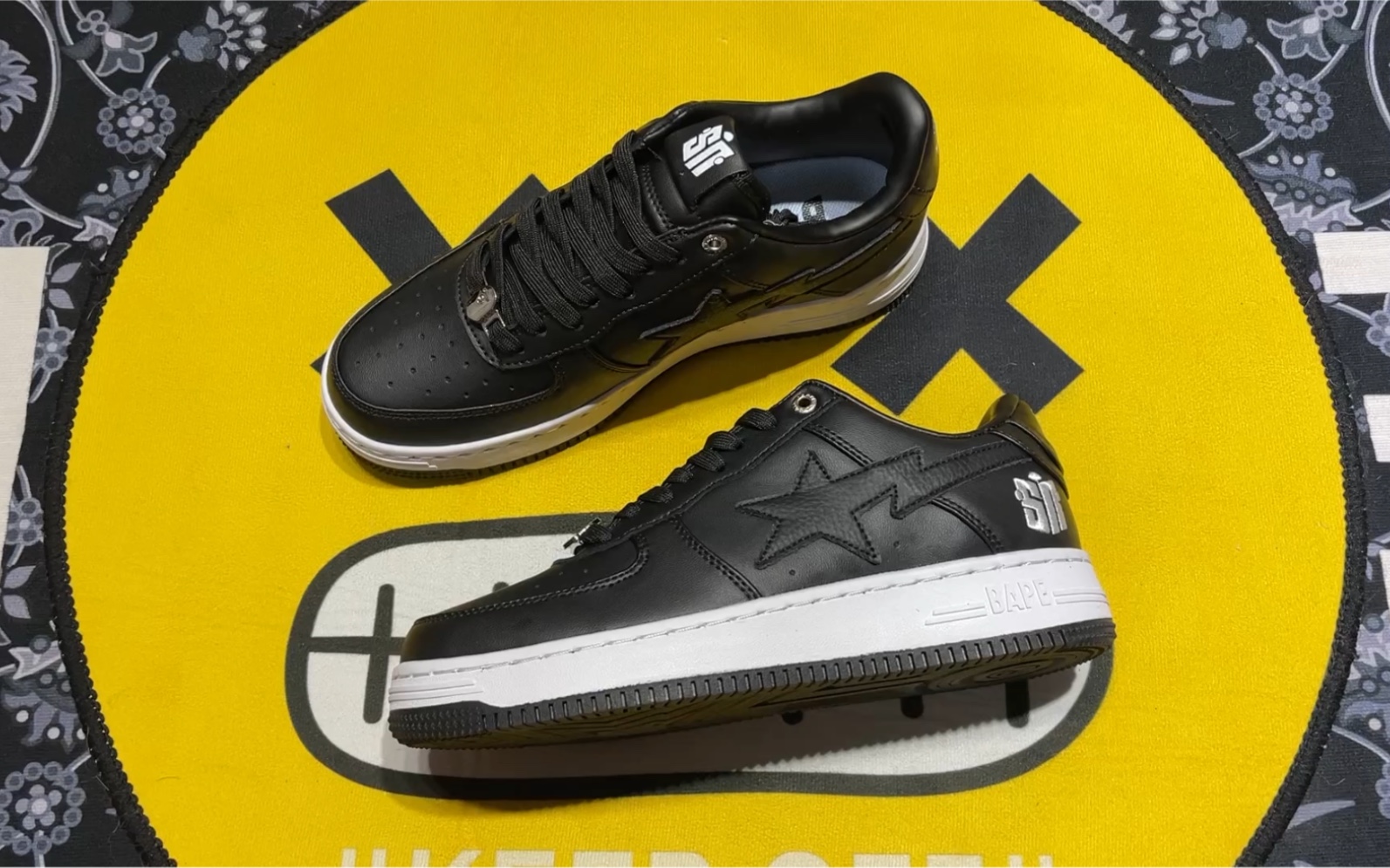 bape sta 黑白!尺码36-45!同品质同价位无可挑剔的产物 搭配原盒配件