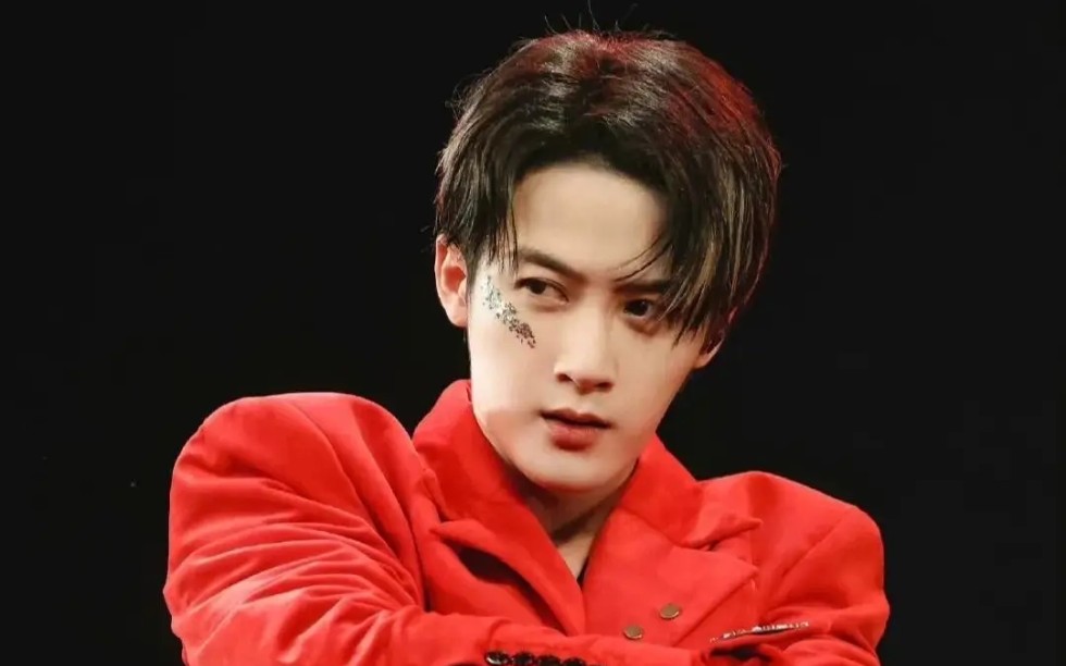 【檀健次】2021年檀健次生日演唱会,清唱一首猴笼,一身红衣太欲了.