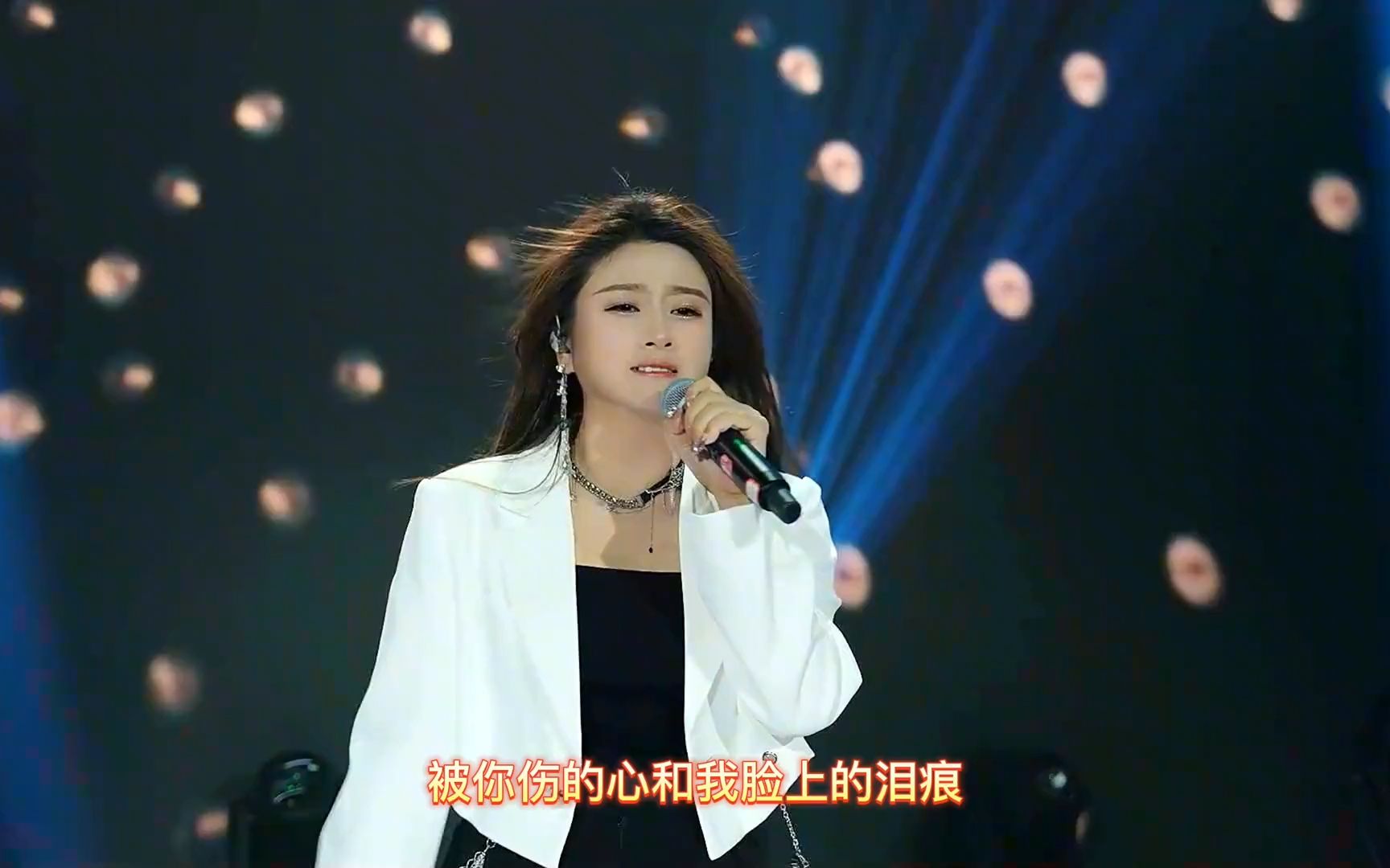 [图]菲儿2022.7.18直播开场曲《不够狠 》劲爆DJ音乐,庄妮歌曲,超好听