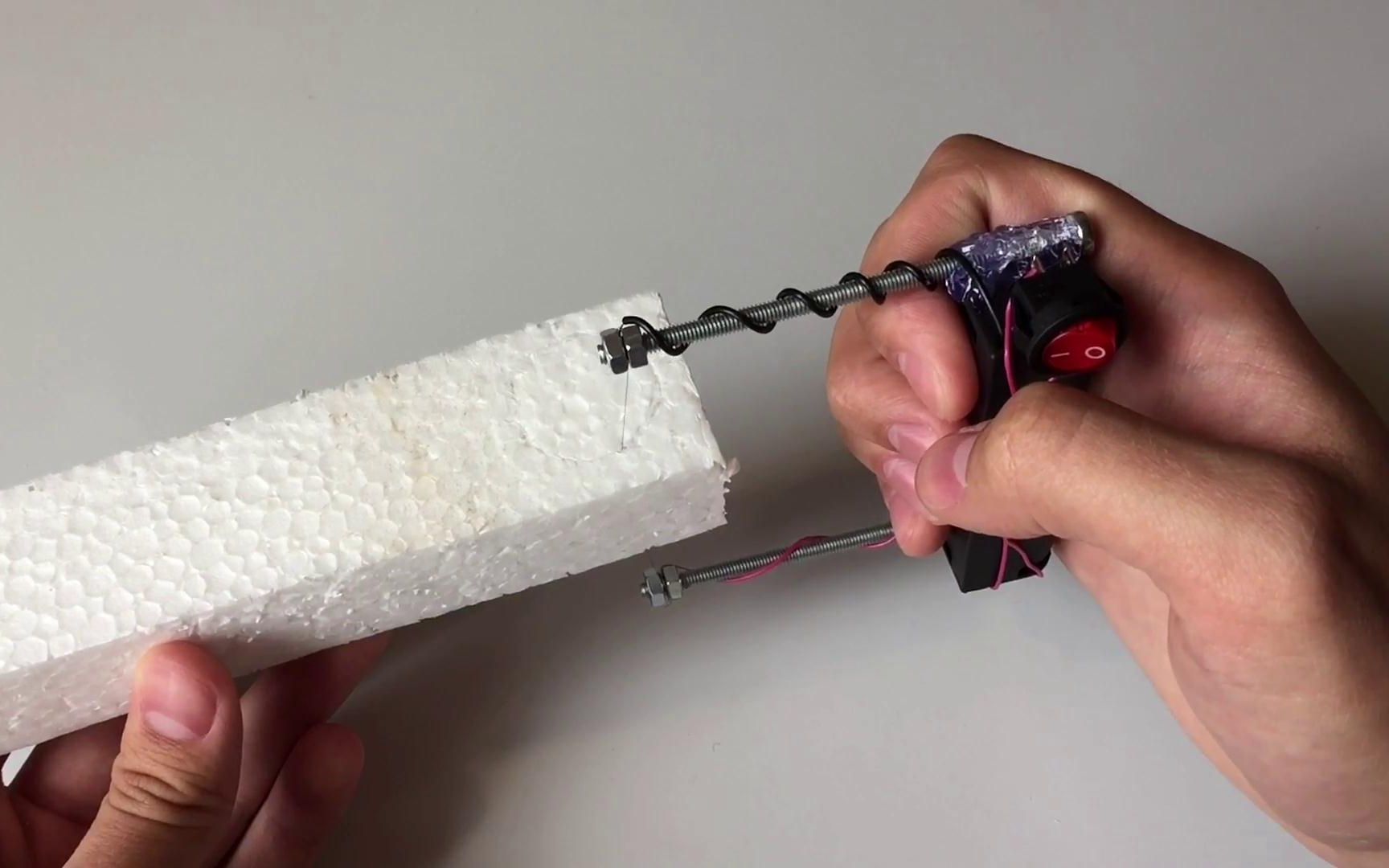 一节电池居然能让铁丝变得这么锋利?这么多年的物理白学了!