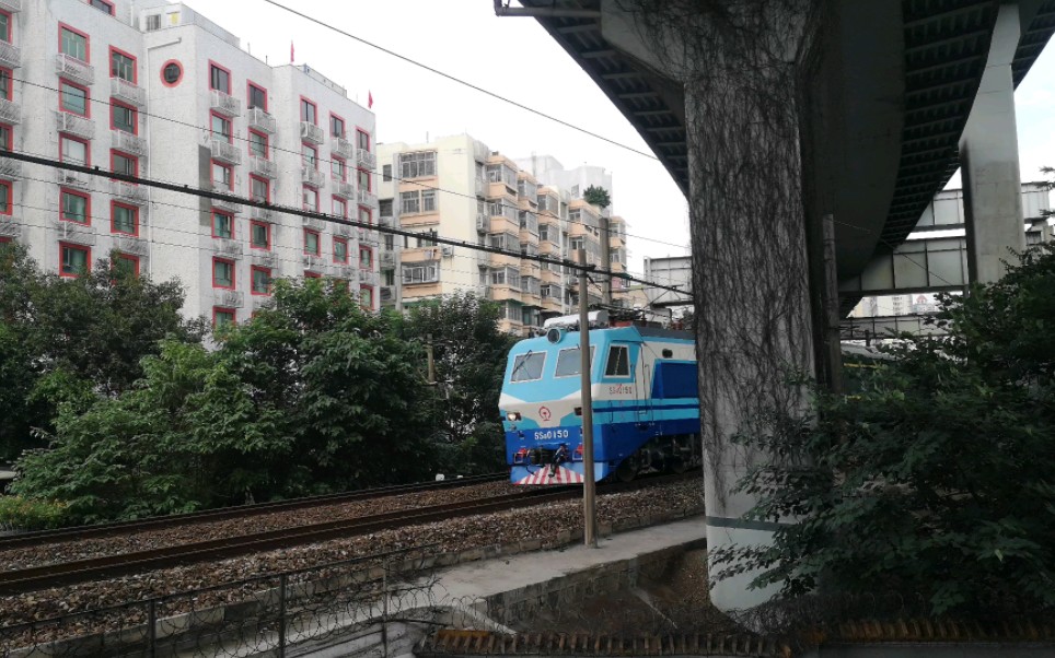 k1208次(深圳东～昆明)小北天桥经过.