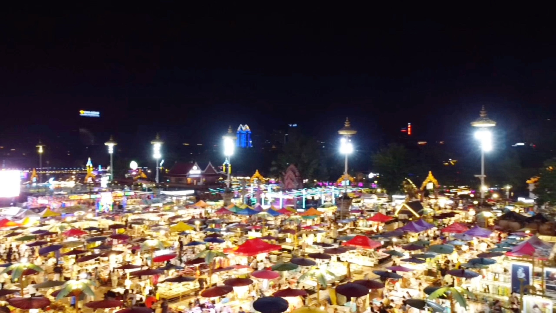 度假胜地航拍西双版纳景洪星光夜市,好热闹,人山人海,美景美食,异国风情哔哩哔哩bilibili