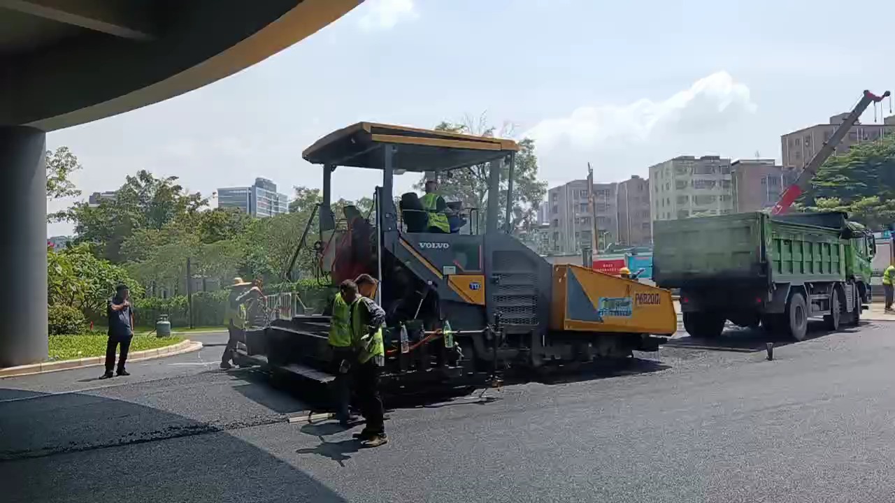 深圳普洛斯物流园沥青摊铺施工 深圳沥青路面施工 深圳沥青施工队