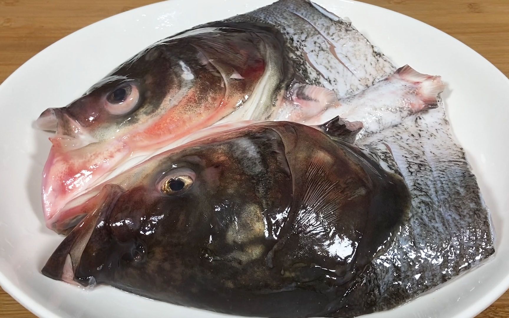 [图]鱼头豆腐汤怎样烧才白还没有腥味，原来有诀窍，只需要记住5点