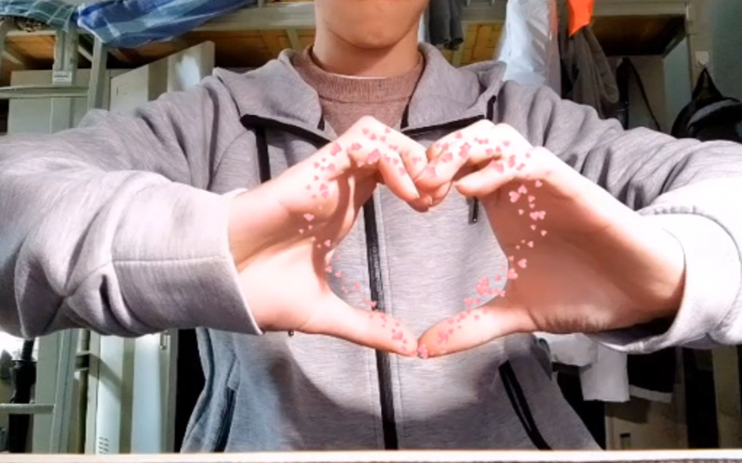 手势舞,比个心!耶!