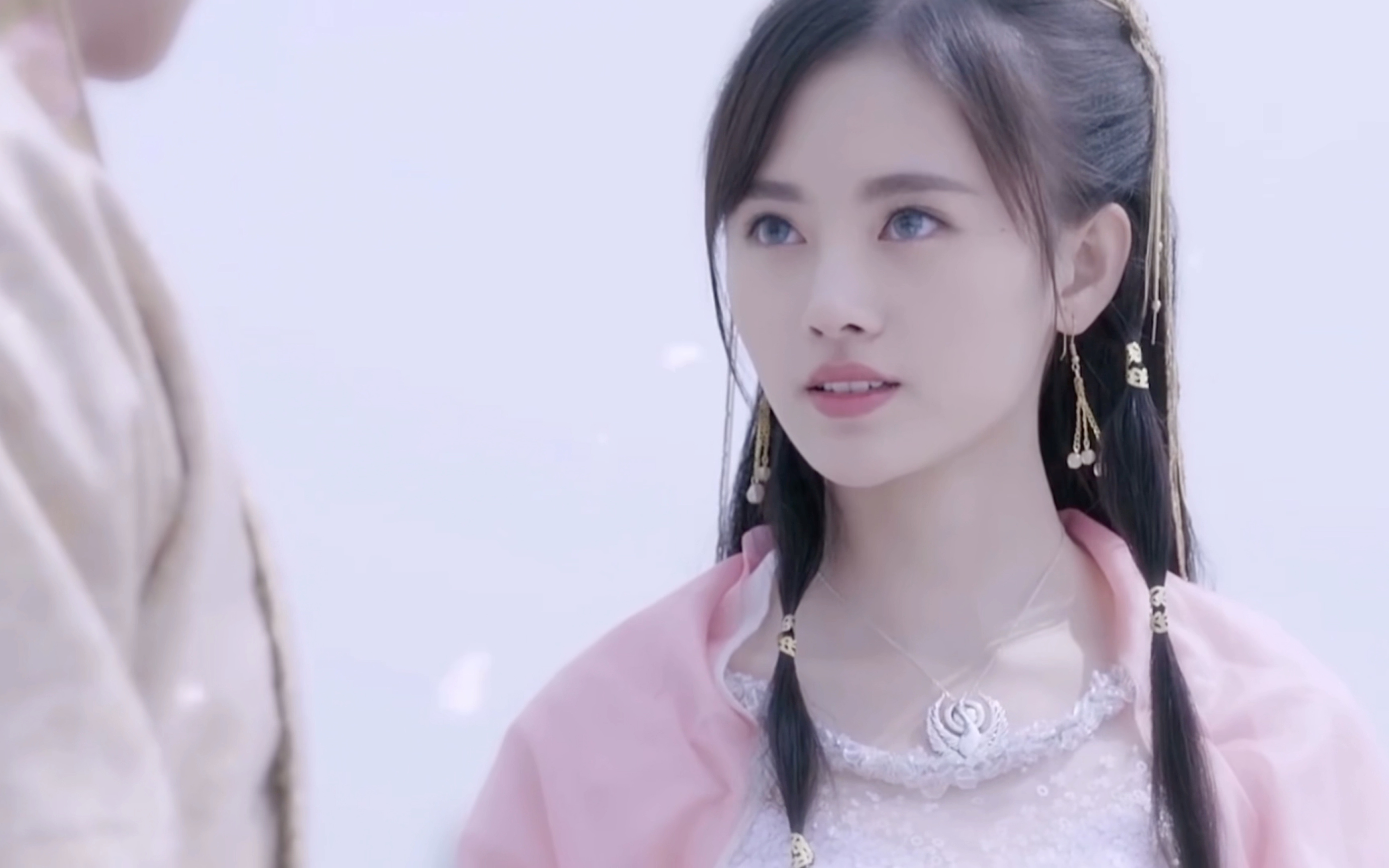 23年了还是忘不了雪飞霜,毕竟第一次认识她就是这个角色.