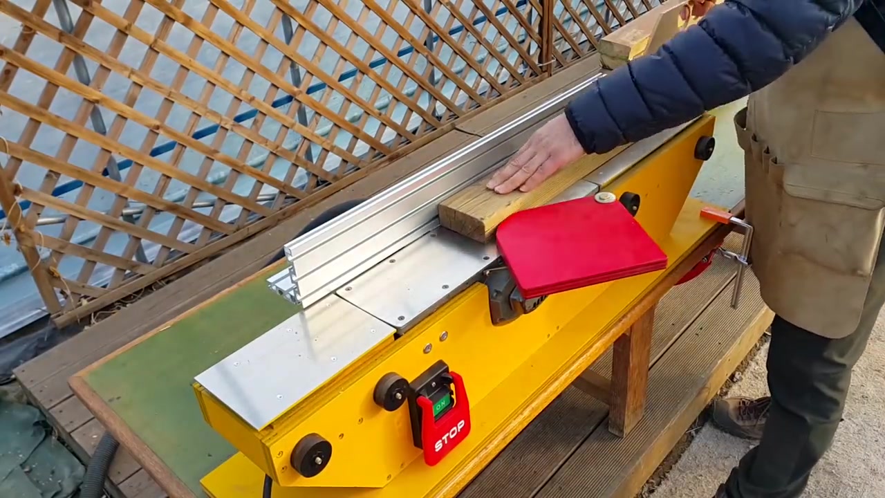 制作折叠移动式台锯靠山make a folding mobile tablesaw fence