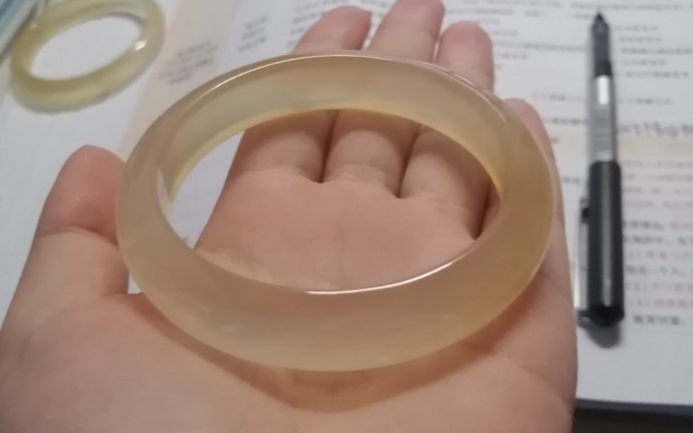 出闲置香槟色玛瑙玉髓手镯 圈口58