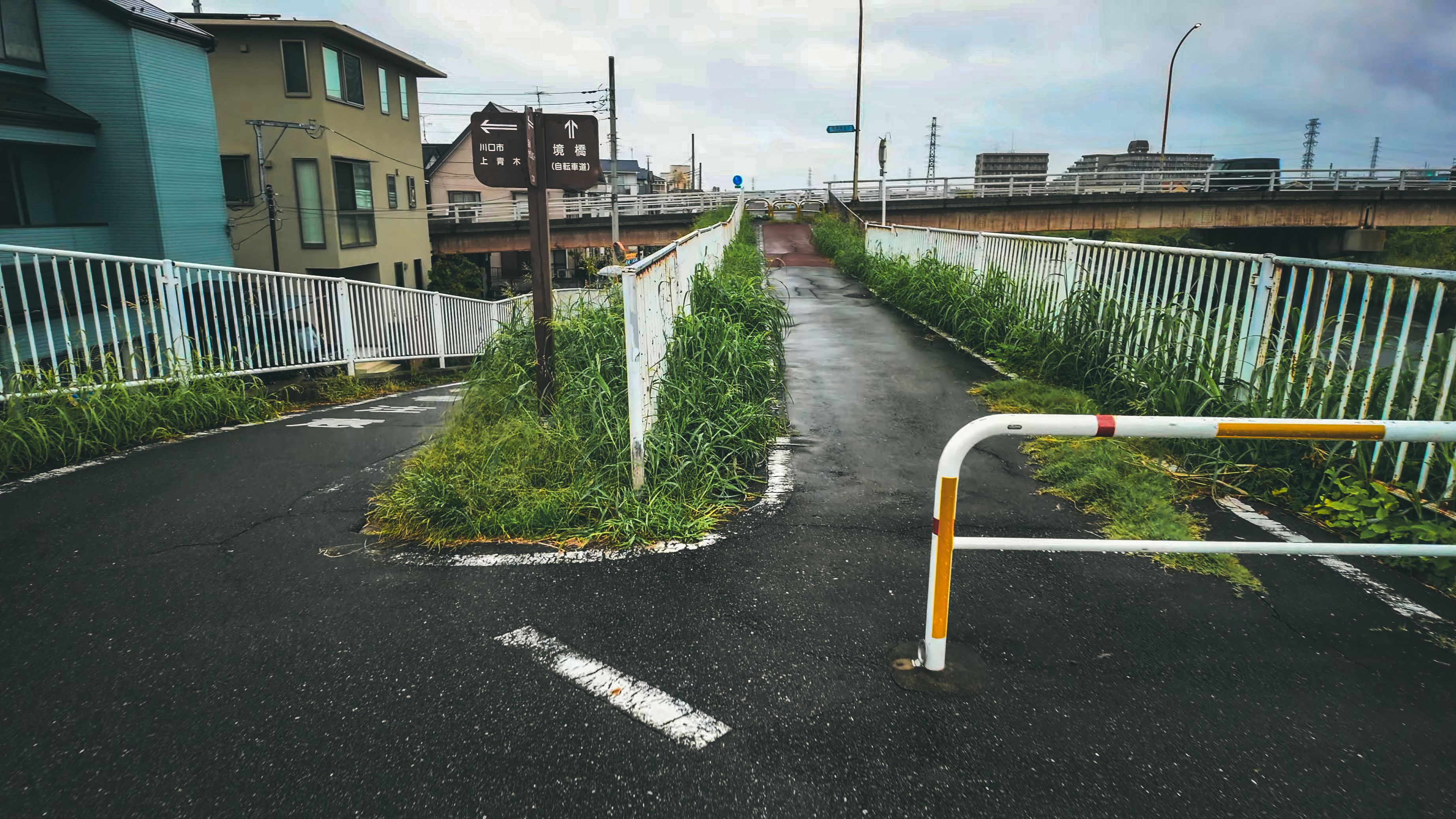 3736 【阴雨/32303439】埼玉县川口市-沿着芝川边的步道