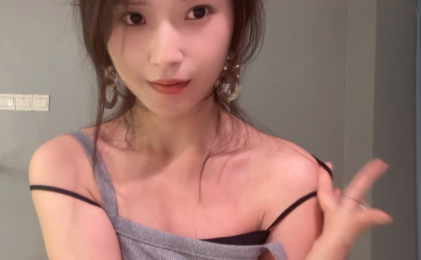 抖音女主播福利,包打的