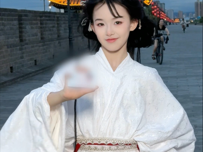 谁懂在西安拍这个转场#刘格格]# #战国袍-刘格格-刘格格-哔哩哔哩视频