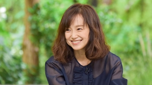 永作博美 甘めの花柄ワンピで品良く肌見せショートバングでチャーミングな笑顔 哔哩哔哩 つロ干杯 Bilibili