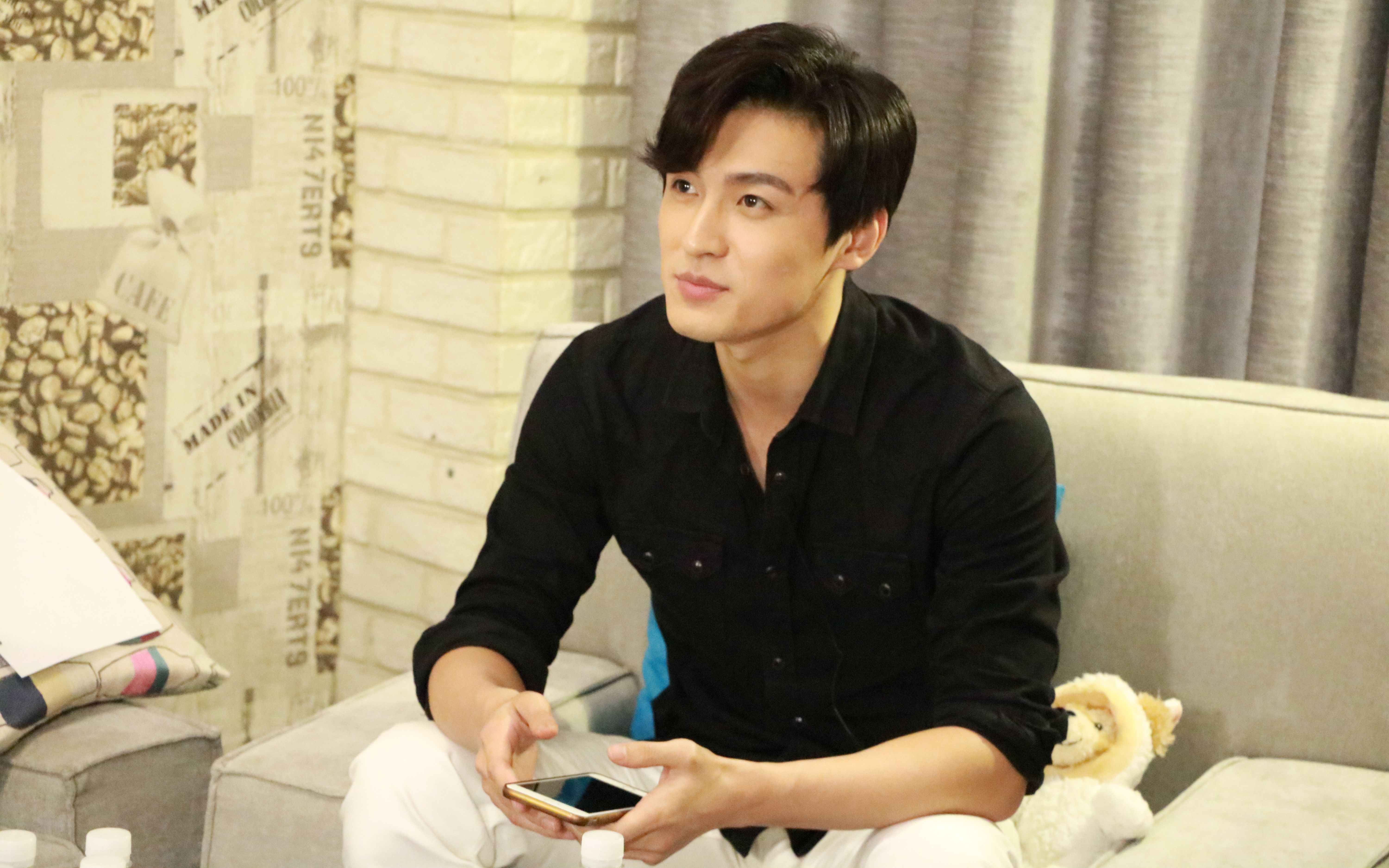 高泰宇新年祝福采访花絮3.