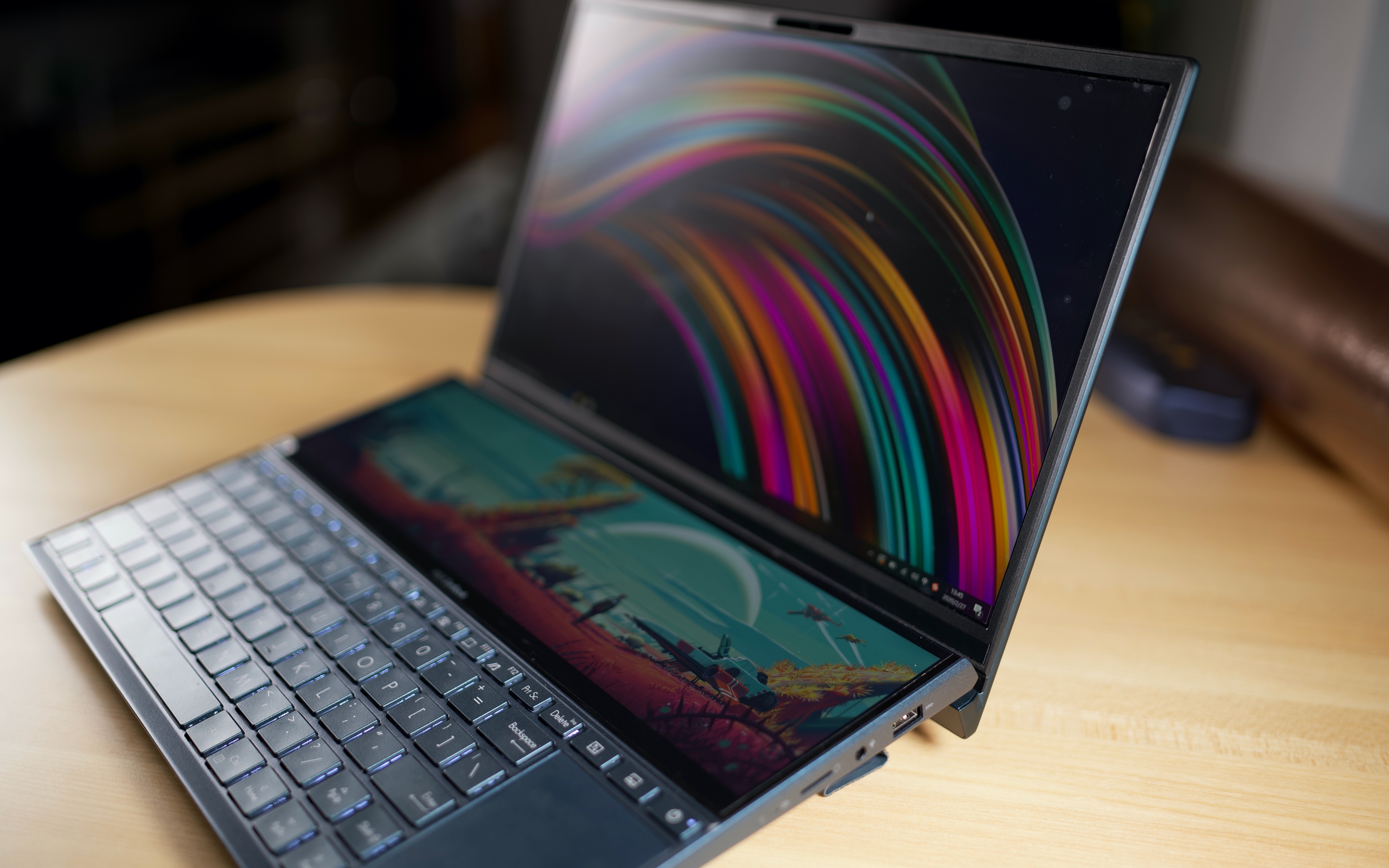 吹完开工万元笔记本也能玩双屏华硕灵耀x2duo使用体验