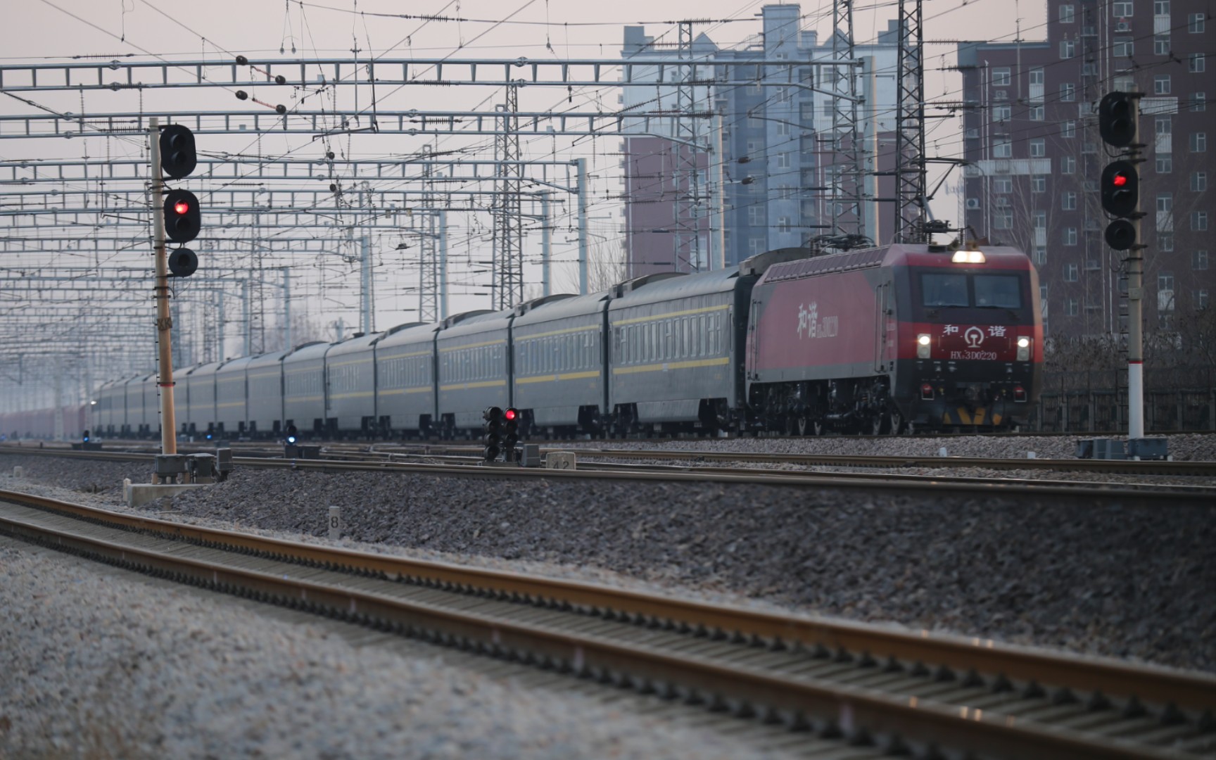 [京广伪直]客车z236平南站二道通过