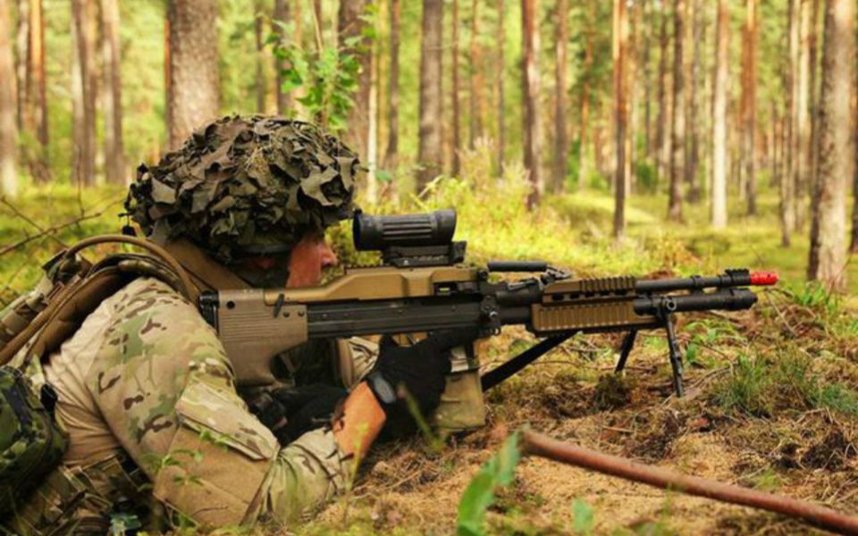 美国郡警惨遭m60大机枪火力压制埋伏全军覆没合集28一个火力点打你一