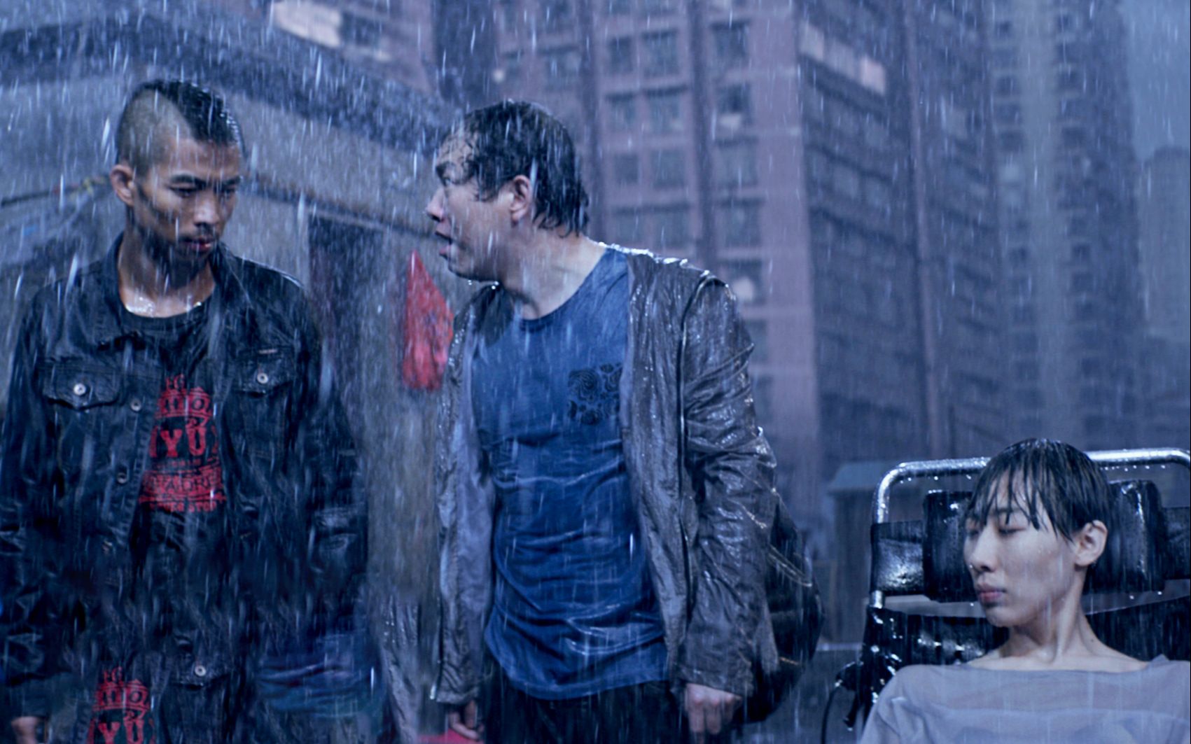 【何止电影】一群蝼蚁,对着望不见的命运无声地大喊:耍老子!