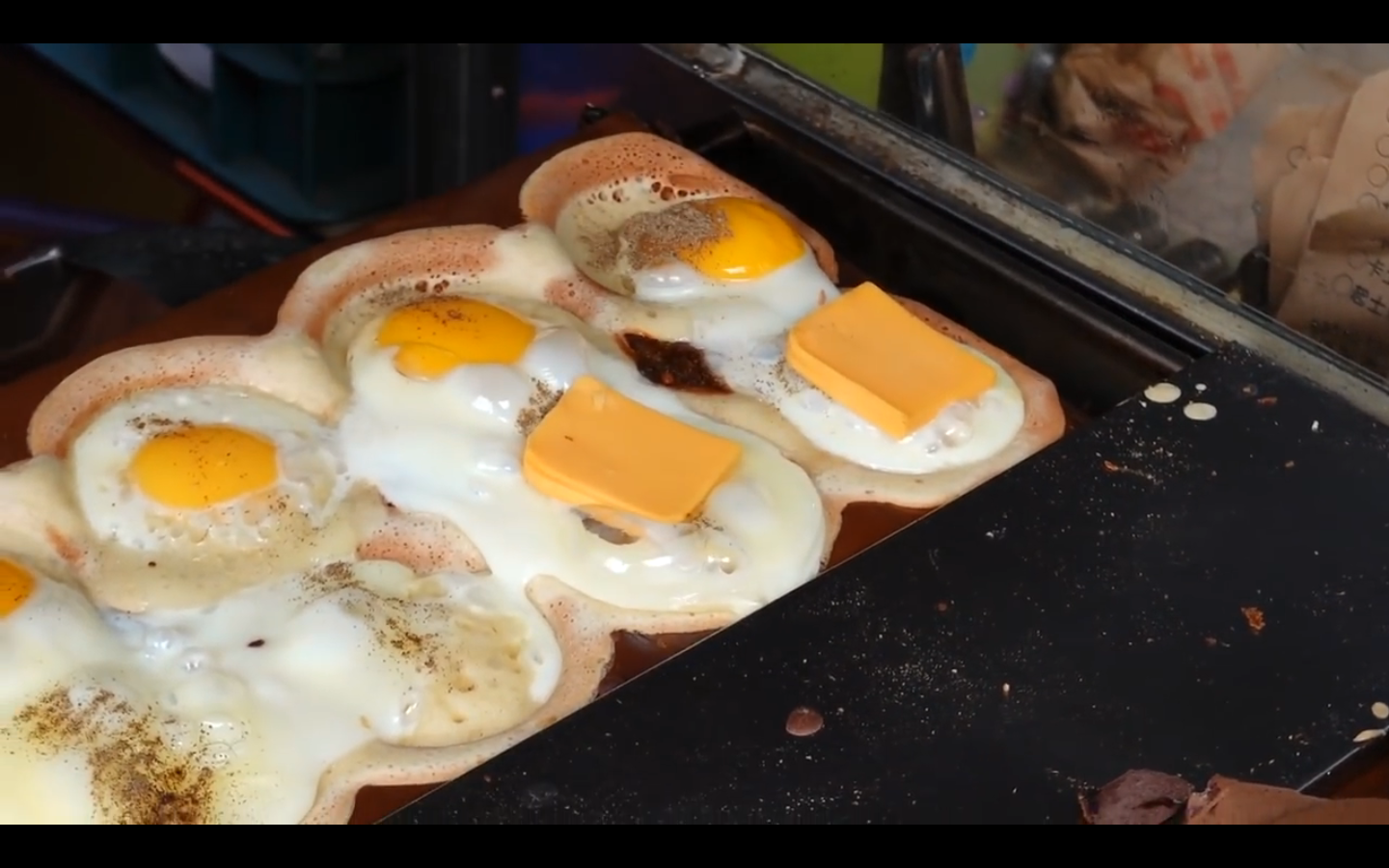 【臺灣街邊美食】雞蛋起司車輪餅