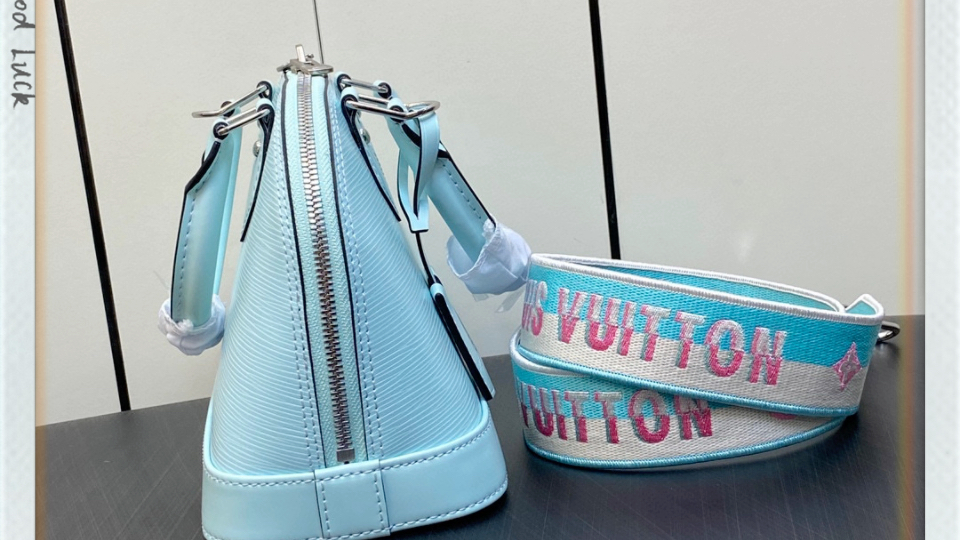 高仿lv路易威登m22619蓝色 水波纹贝壳包系列 m40302 alma bb 手袋 这