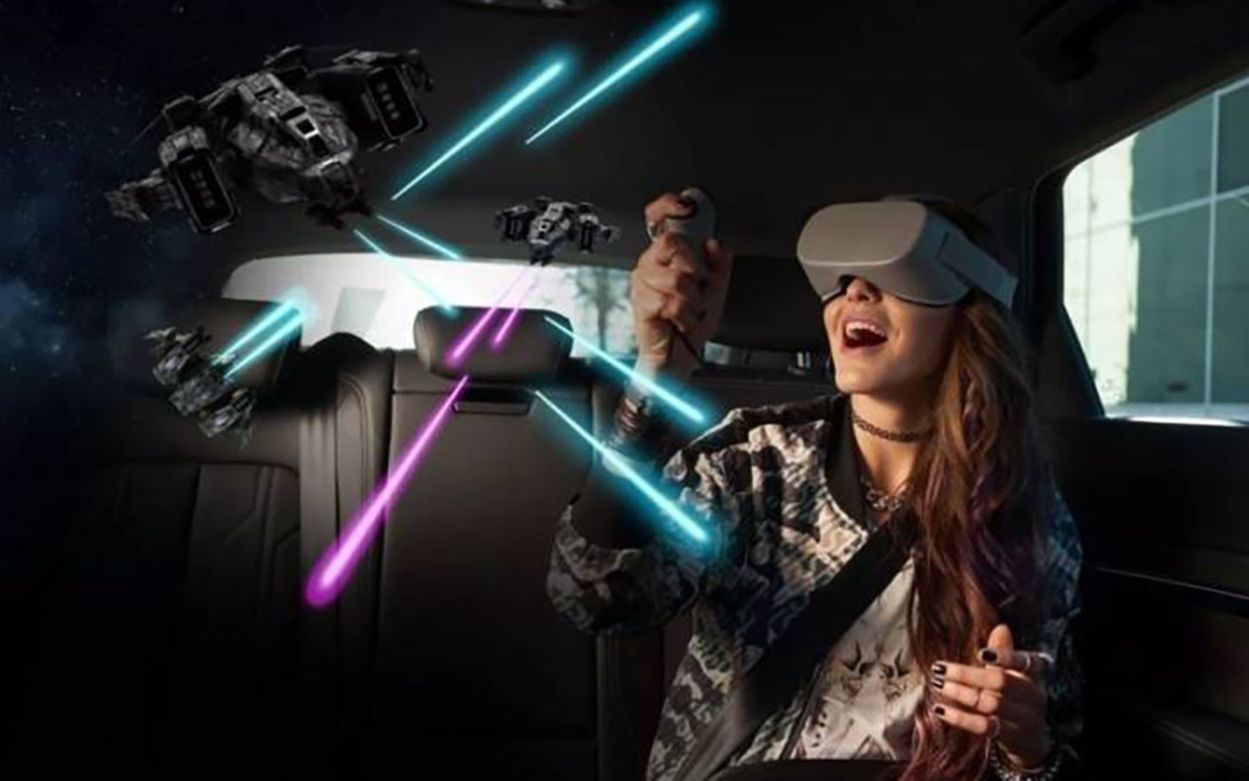 奥迪标配vr眼镜,乘客在车上玩沉浸式游戏,不会晕车了