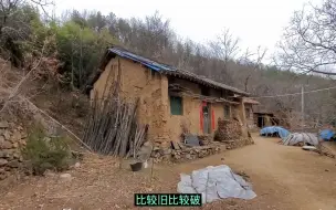 Descargar video: 陕西商洛，秦岭深山人的生活环境，这样的房子在南方根本看不到