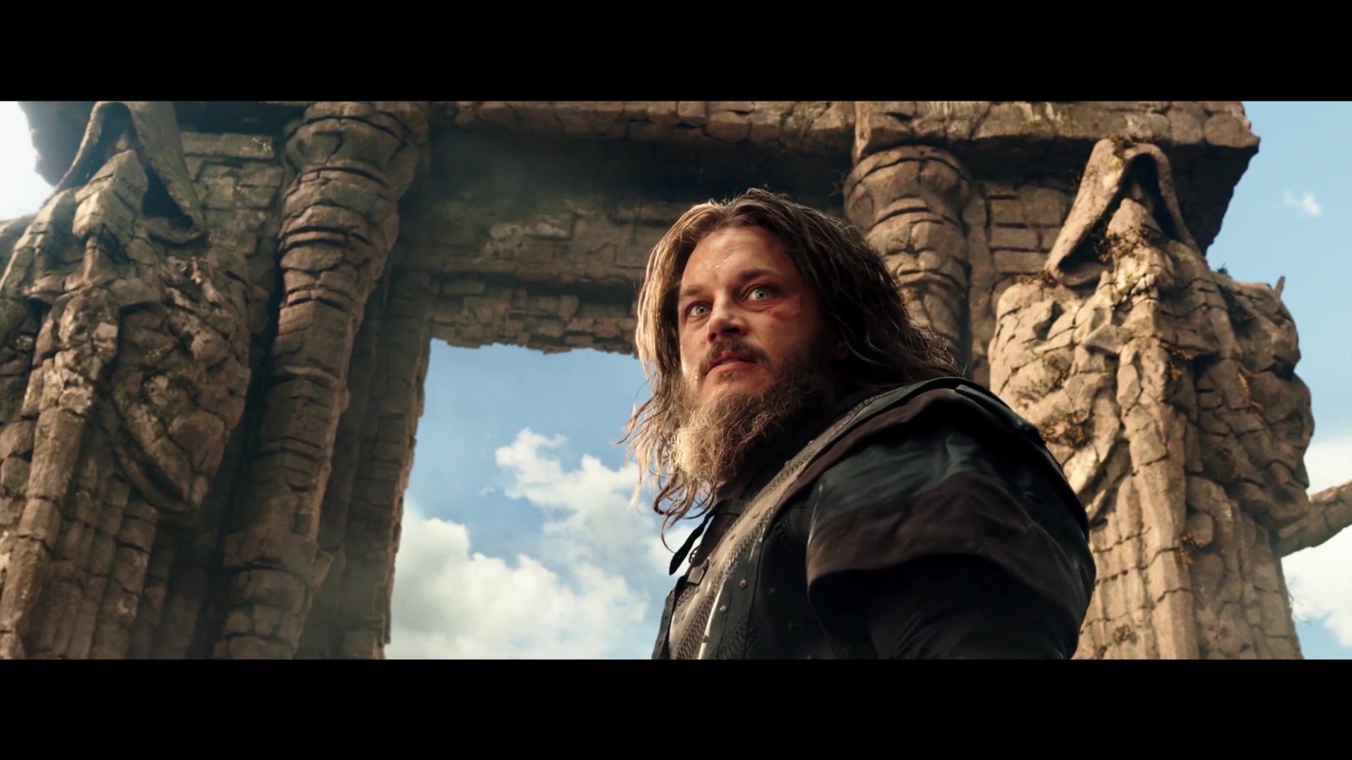 《魔兽》片段:洛萨骑狮鹫杀到,秀翻全场!_哔哩哔哩_bilibili