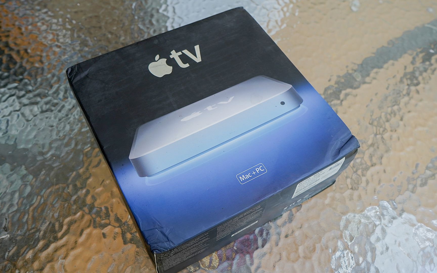 「落落」在2020年开箱13年前的未拆封Apple TV第一代哔哩哔哩bilibili